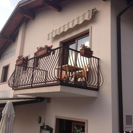 Locanda Bellavista B&B Малчезине Екстериор снимка