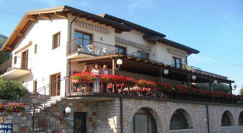 Locanda Bellavista B&B Малчезине Екстериор снимка